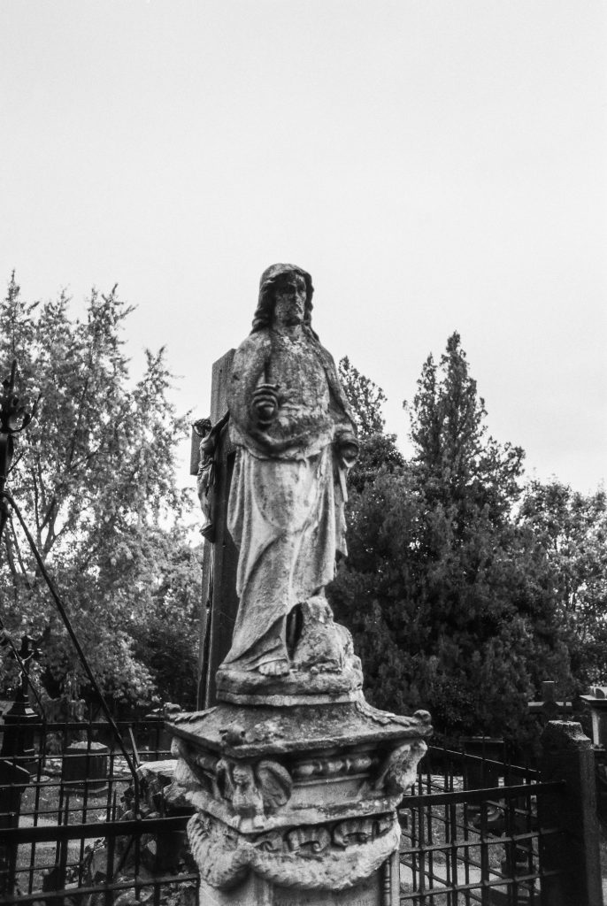 Statue im Schlossgarten Limburg - digital bearbeitet Ilford FP4Plus 125