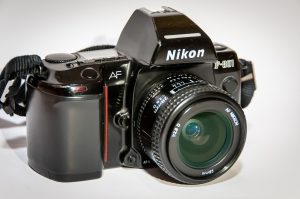 NIKON F801 mit 28 mm 1:2,8 D-AF